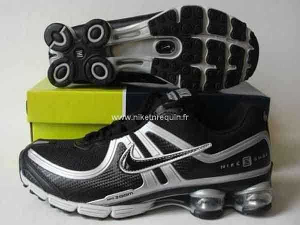 Hommes Nike Shox R4 Noir Chaussures Gris
